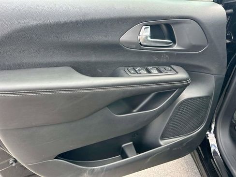 New 2026 Chrysler Voyager LX FWD image 20