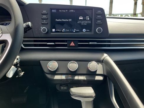 New 2026 Hyundai Elantra SE FWD image 14