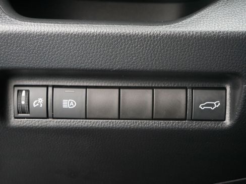 Used 2020 Toyota RAV4 XLE image 26