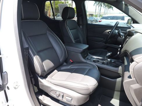 Used 2023 Chevrolet Traverse Premier FWD image 24