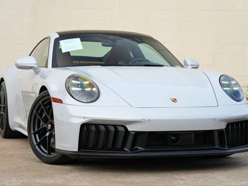 Used 2025 Porsche 911 Carrera GTS RWD image 4