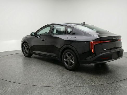 Used 2025 Kia K4 LXS image 6