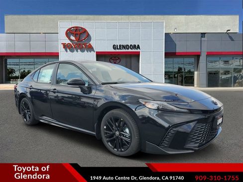 New 2026 Toyota Camry SE FWD image 1