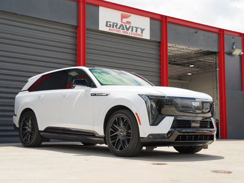 Used 2026 Cadillac Escalade IQ Sport 1 w/ LPO, ONYX Package AWD/4WD image 3