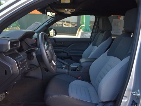 Used 2025 Toyota 4Runner TRD Sport AWD/4WD image 17