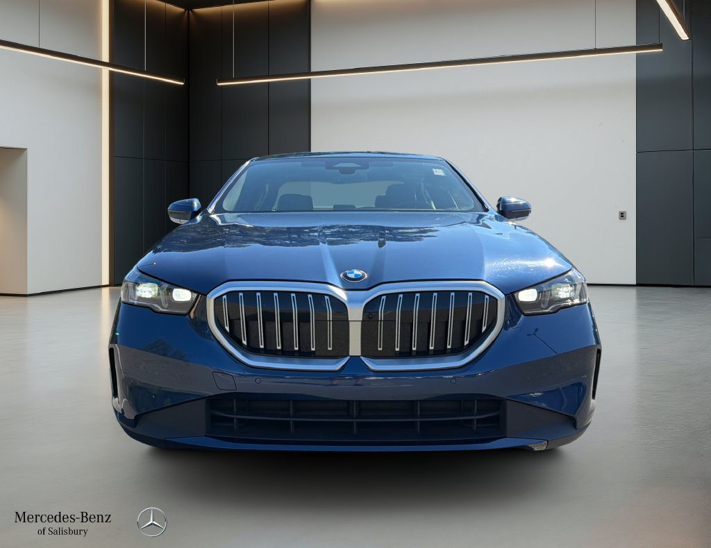 Used 2026 BMW 530i RWD image 2