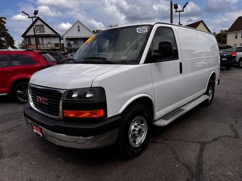 Used 2018 GMC Savana 2500 w/ Driver Convenience Package RWD image 3