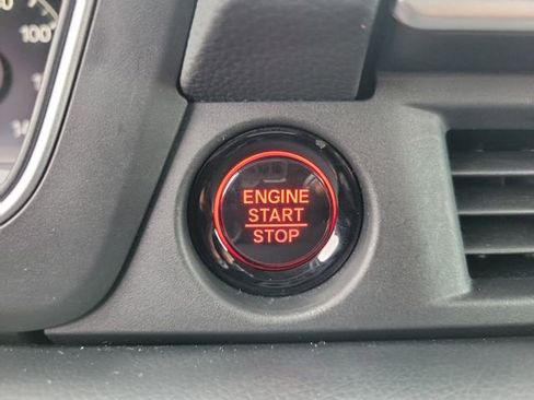 Used 2025 Honda Pilot EX-L image 32