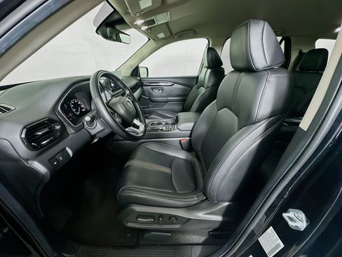 Used 2025 Honda Pilot EX-L image 13