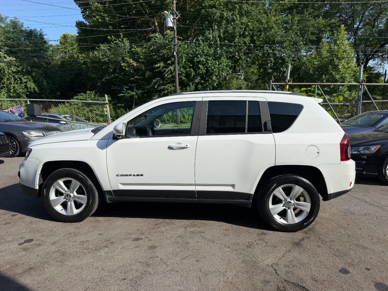 Used 2016 Jeep Compass Latitude AWD/4WD image 8