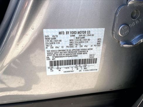 Used 2023 Ford Explorer XLT AWD/4WD image 31