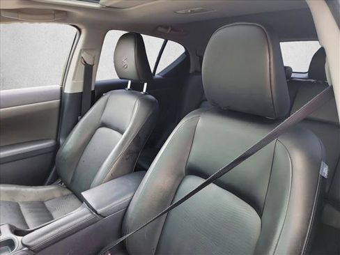 Used 2013 Lexus CT 200h w/ Premium Pkg w/Backup Camera FWD image 14