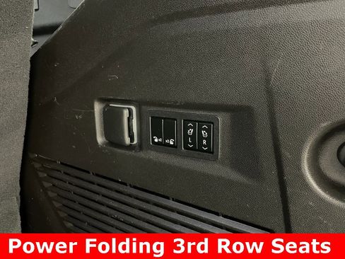 Used 2021 GMC Yukon Denali w/ Denali Ultimate Package image 18