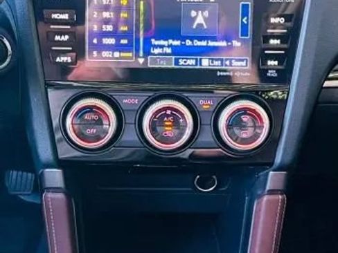 Used 2018 Subaru Forester 2.5i Touring AWD/4WD image 14