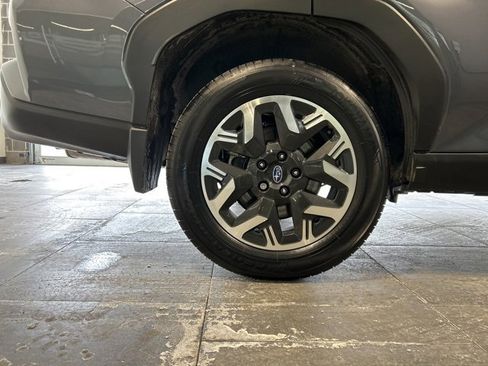 Used 2025 Subaru Forester image 39