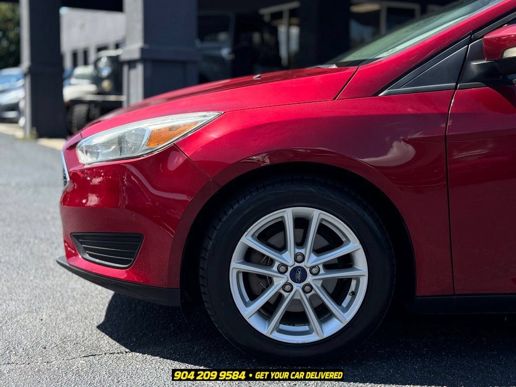 Used 2015 Ford Focus SE w/ Reverse Sensing Package FWD image 12