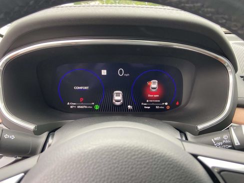 Used 2023 Acura MDX SH-AWD w/ Technology Package image 29
