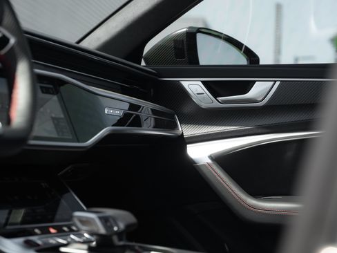 Certified 2025 Audi RS 6 performance AWD/4WD image 21