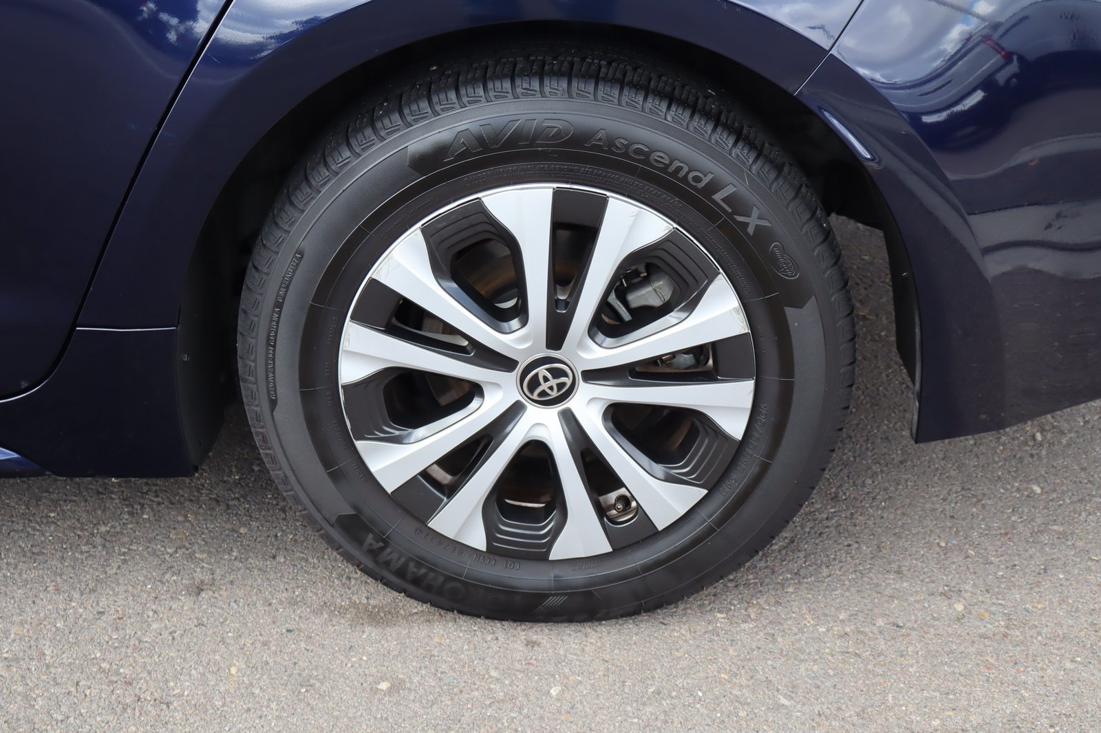 Used 2022 Toyota Corolla LE w/ Premium Interior Package FWD image 13