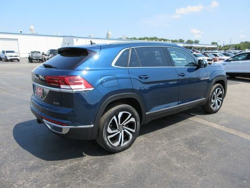 Used 2020 Volkswagen Atlas Cross Sport SEL Premium AWD/4WD image 4