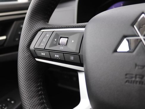 New 2026 Mitsubishi Outlander SEL image 6