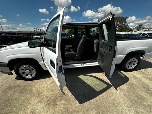 Used 2005 Chevrolet Silverado 1500 W/T image 22