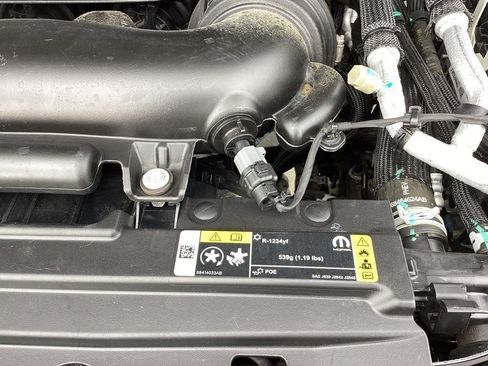 Used 2024 Jeep Wrangler Unlimited AWD/4WD image 90