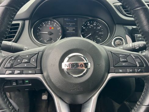 Used 2020 Nissan Rogue SV image 26