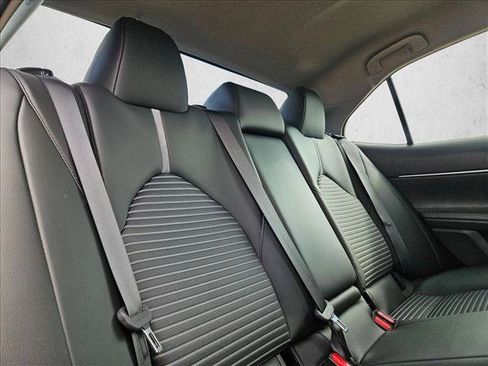 Used 2023 Toyota Camry SE FWD image 18