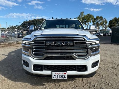 Used 2025 RAM 2500 Laramie AWD/4WD image 2
