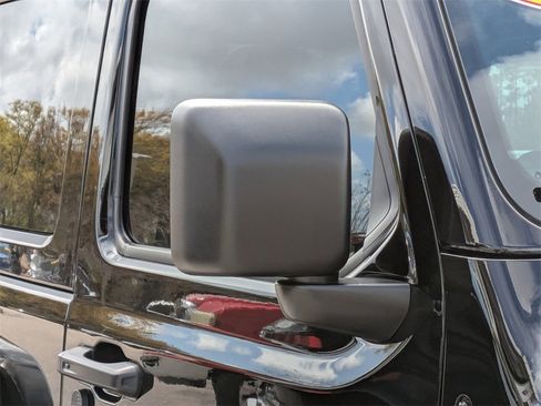 Used 2024 Jeep Wrangler Rubicon image 12