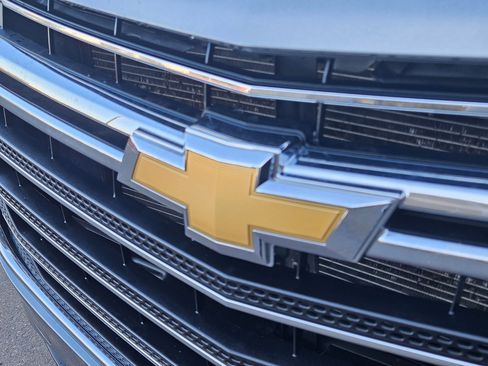 Used 2021 Chevrolet Traverse LT w/ LPO, Floor Liner Package image 9