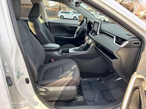 Certified 2023 Toyota RAV4 LE image 28