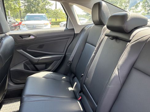 Used 2019 Volkswagen Jetta SEL FWD image 32