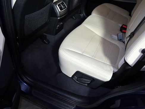 Used 2018 Kia Sorento LX image 26