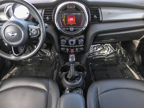 Used 2019 MINI Cooper 2-Door Hardtop image 13