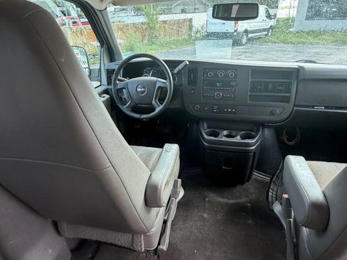 Used 2014 GMC Savana 3500 LT w/ LT Preferred Equipment Group RWD image 11