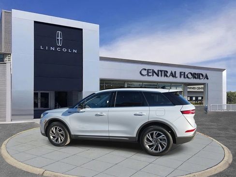 Used 2025 Lincoln Corsair AWD w/ Equipment Group 101A image 7