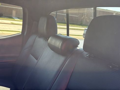 Used 2019 Toyota Tacoma Limited AWD/4WD image 19