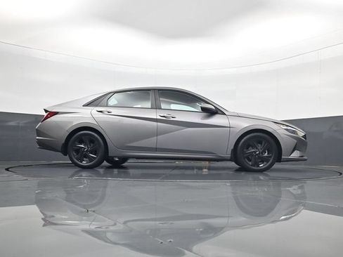 Used 2022 Hyundai Elantra SEL w/ Convenience Package FWD image 24
