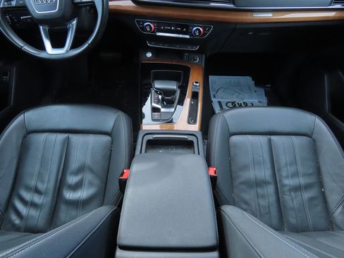 Used 2021 Audi Q5 2.0T Premium image 9