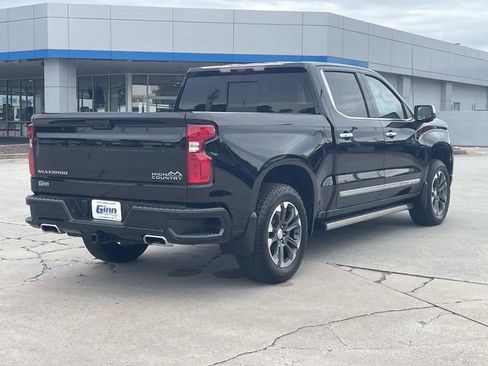 Used 2025 Chevrolet Silverado 1500 High Country w/ Technology Package AWD/4WD image 4