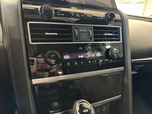 Used 2022 INFINITI QX80 Luxe w/ Cargo Package image 28
