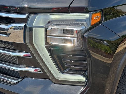 Certified 2024 Chevrolet Silverado 2500 LTZ w/ LTZ Convenience Package AWD/4WD image 33
