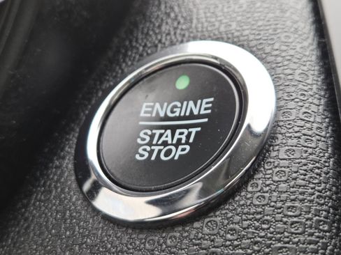 Used 2020 Ford EcoSport SE FWD image 32