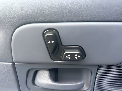 Used 1998 Ford Crown Victoria LX image 11