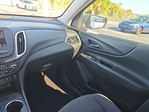 Used 2024 Chevrolet Equinox LT image 11