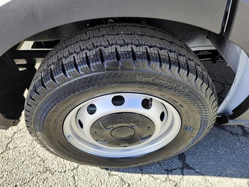 New 2024 Ford Transit 250 148 Medium Roof w/ Load Area Protection Package image 18