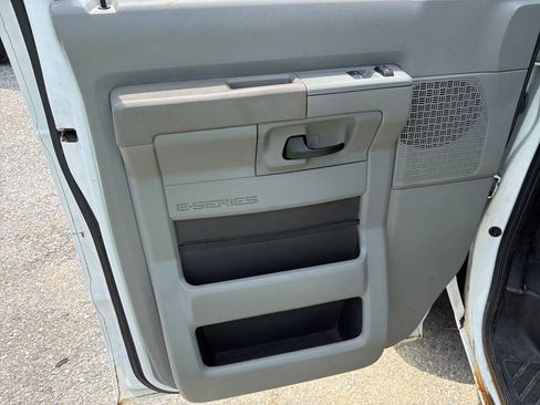 Used 2013 Ford E-250 and Econoline 250 w/ Commercial Cargo Van Pkg RWD image 12