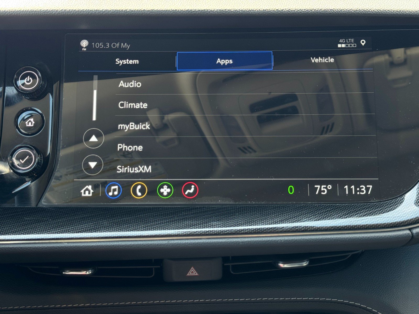 Used 2022 Buick Envision Essence w/ Safety Package FWD image 29